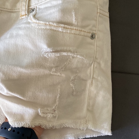 American Eagle distressed shorts - Picture 3 of 6